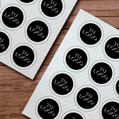 Stickers de papel · Blanco nácar texturado con barniz sectorizado